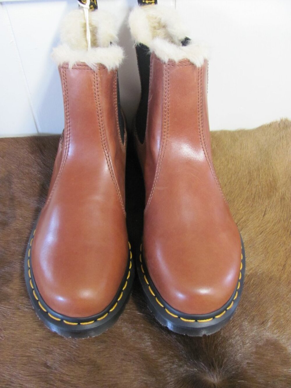 DR.MARTENS AIRWAVE WOMENS AMBASSADOR CHELSEA BOOTS NWOB